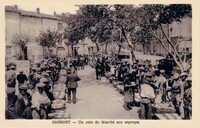 Cadenet - Un coin du Marché aux asperges