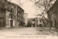 Place de la Mairie et la Poste