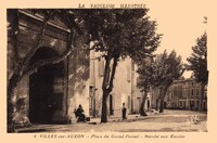 Place du Grand Portail - Marché aux Raisins