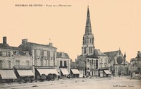 Mirebeau - Place de la République