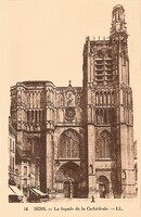 La façade de la Cathédrale