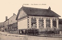 Les Ecoles et la Mairie