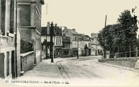 Saint-Cyr-l'École - Rue de L'école